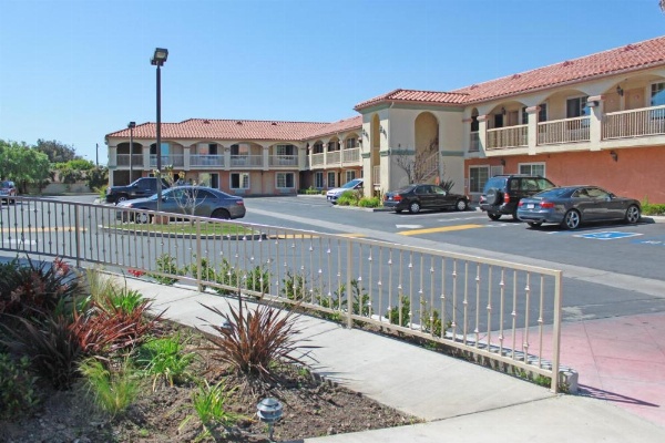 Crystal Inn Suites & Spas image 10