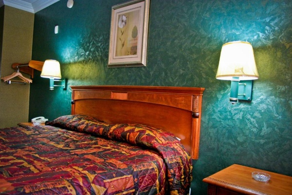 Crystal Inn Suites & Spas image 30